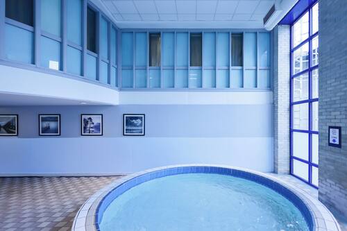 Indoor pool, pool loungers