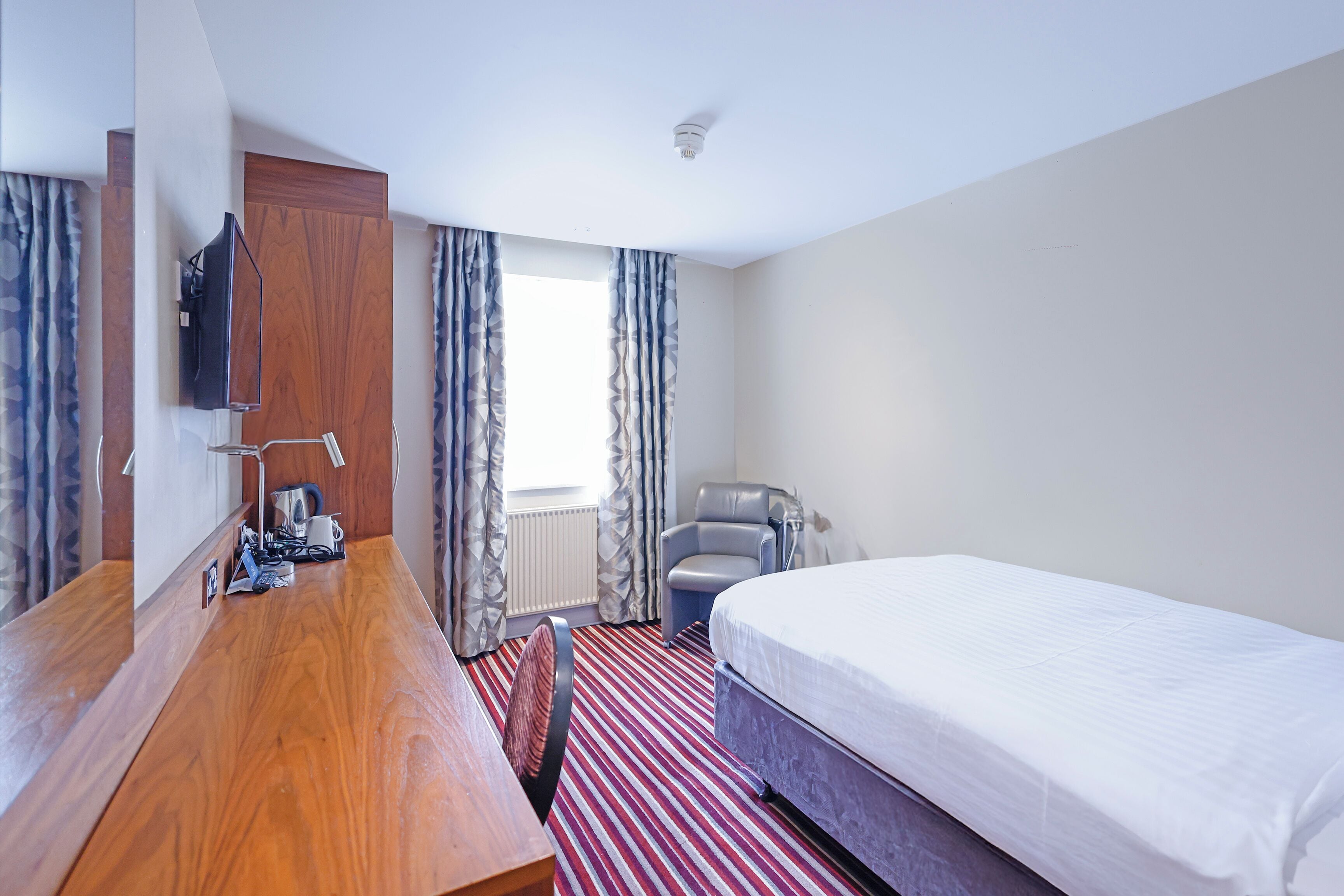 In-room safe, desk, laptop workspace, soundproofing