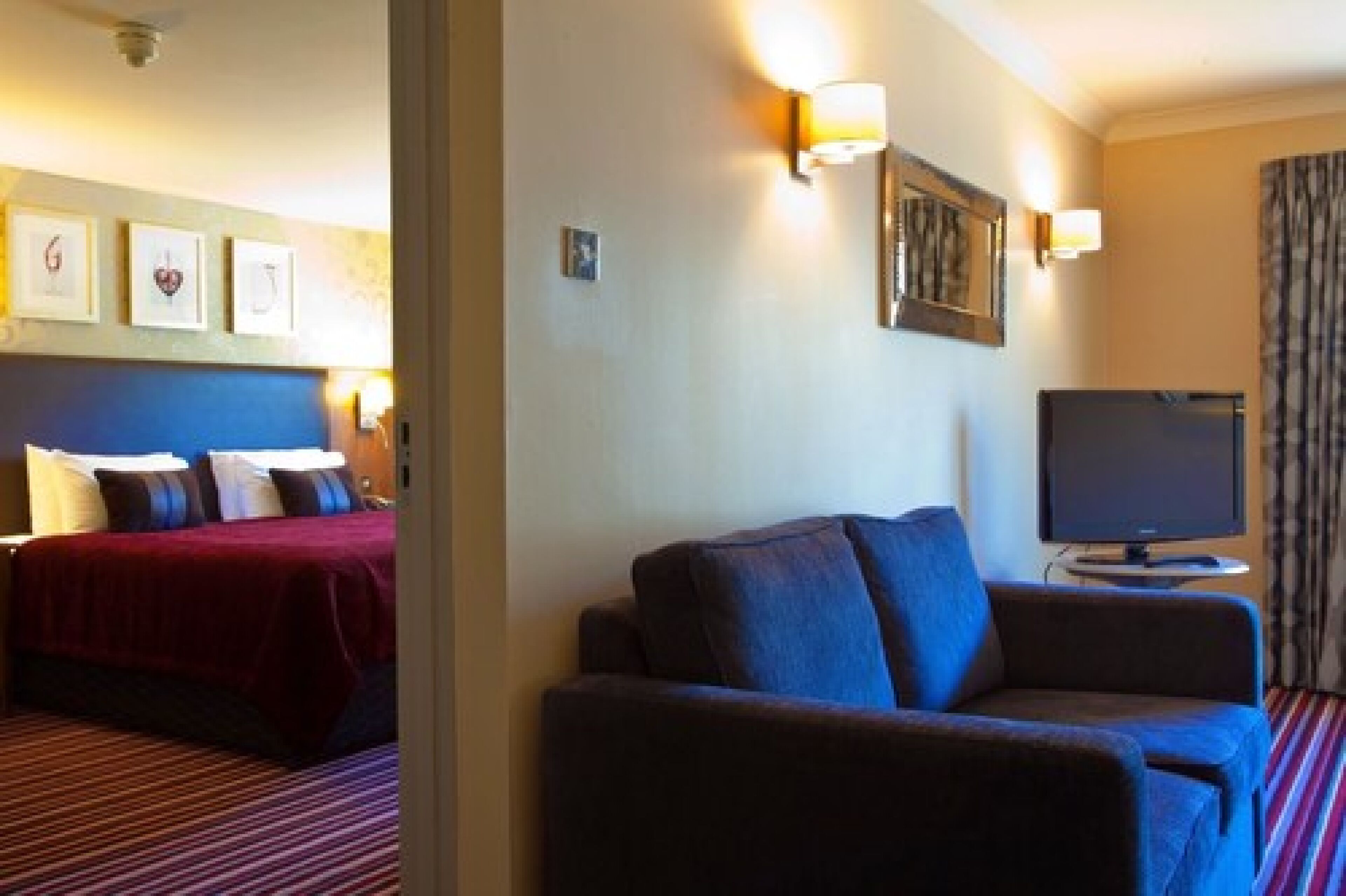 In-room safe, desk, laptop workspace, soundproofing