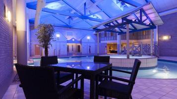 Indoor pool, pool loungers