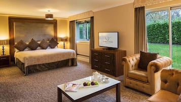 In-room safe, desk, iron/ironing board, cribs/infant beds