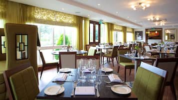 Breakfast, lunch, dinner served; Regional cuisine