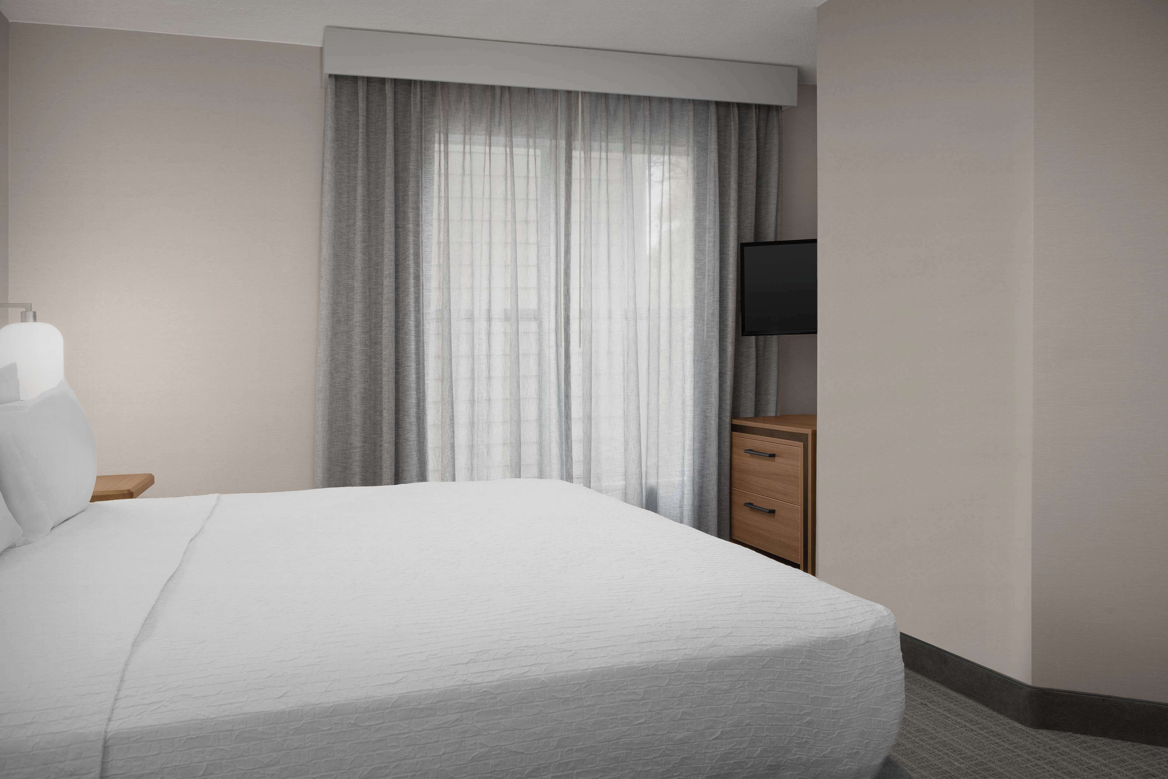 1 bedroom, down duvets, in-room safe, desk