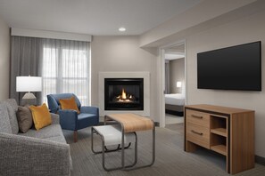 Suite, 1 King Bed, Fireplace - Homewood Suites by Hilton Alexandria / Pentagon South (Alexandria)