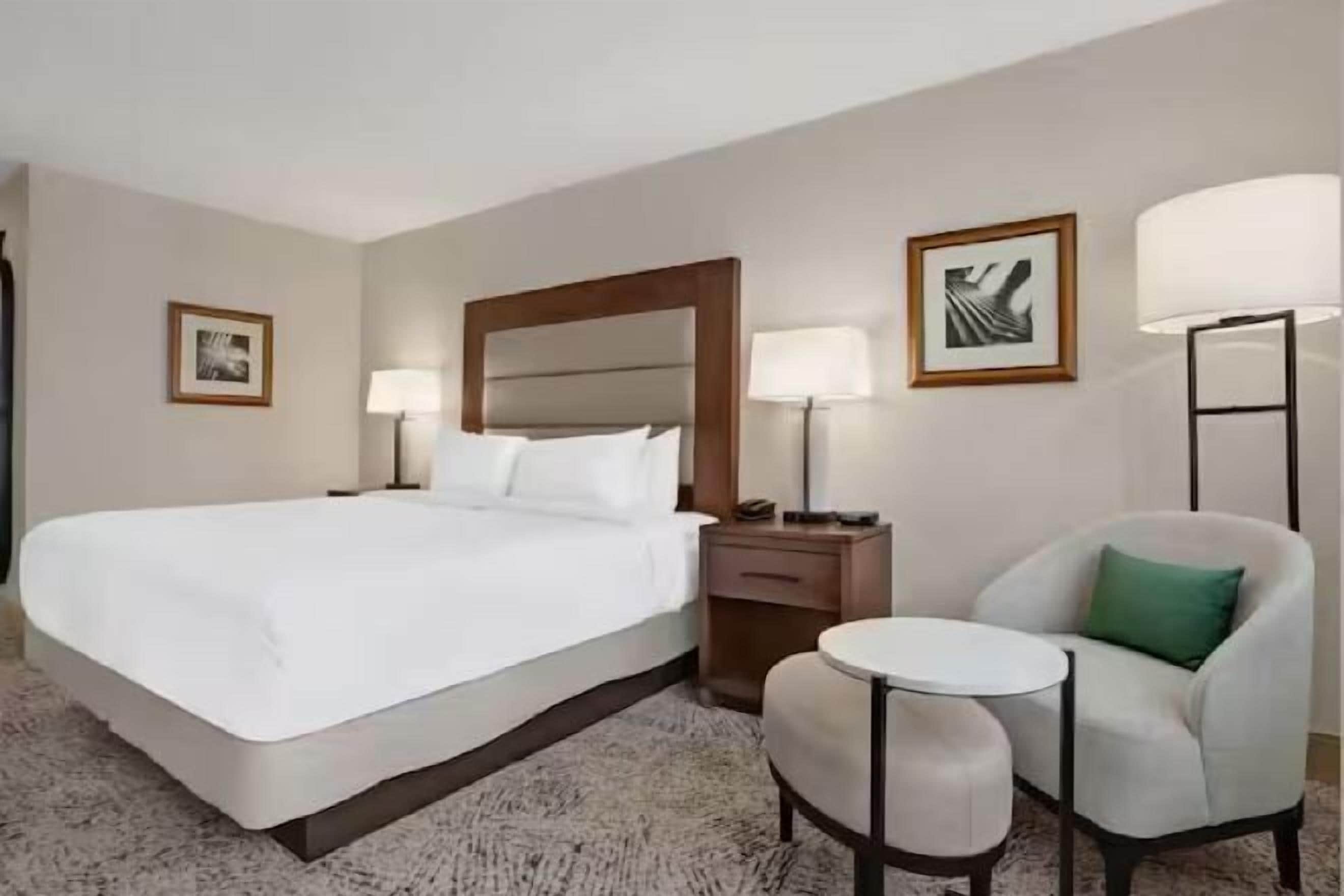 Allergiatestatut vuodevaatteet, tallelokero huoneessa, pimennysverhot