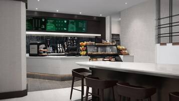 Breakfast, lunch, dinner served; American cuisine