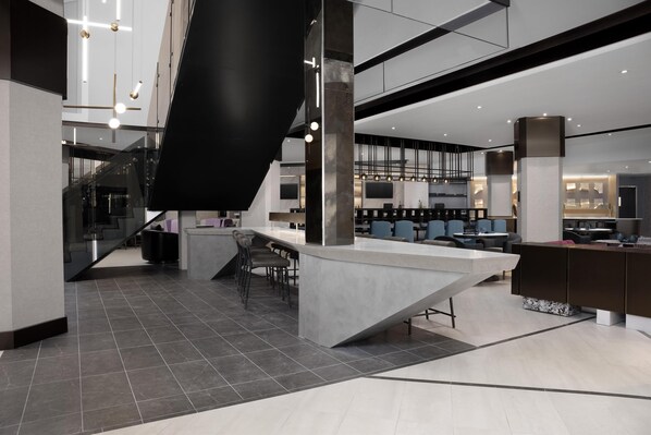 Lobby - Hilton Arlington National Landing (Arlington)