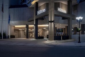 Exterior - Hilton Arlington National Landing (Arlington)