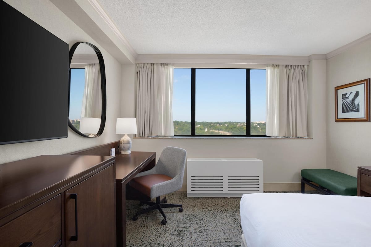Suite | Hypo-allergenic bedding, in-room safe, blackout drapes, soundproofing