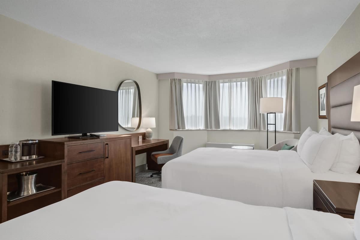 Hypo-allergenic bedding, in-room safe, blackout drapes, soundproofing