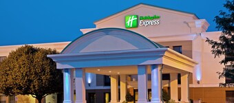 Holiday Inn Express Indianapolis Airport by IHG
