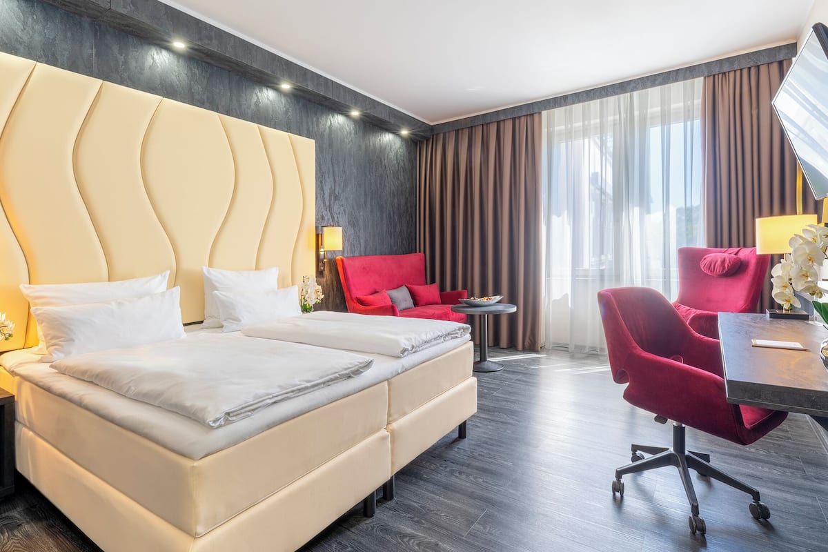 Chambre Standard, 2 lits jumeaux, vue sur le lac | Espace de travail pour ordinateurs portables, système d’insonorisation