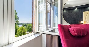 Chambre Standard, 2 lits jumeaux, vue sur le lac | Espace de travail pour ordinateurs portables, système d’insonorisation