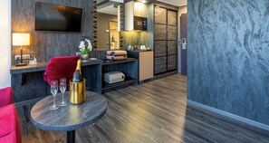 Comfort Double Room | Minibar, in-room safe, desk, laptop workspace
