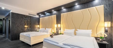 Chambre Premium, 2 lits une place (with Sofabed) | Espace de travail pour ordinateur portable, chambres insonorisées