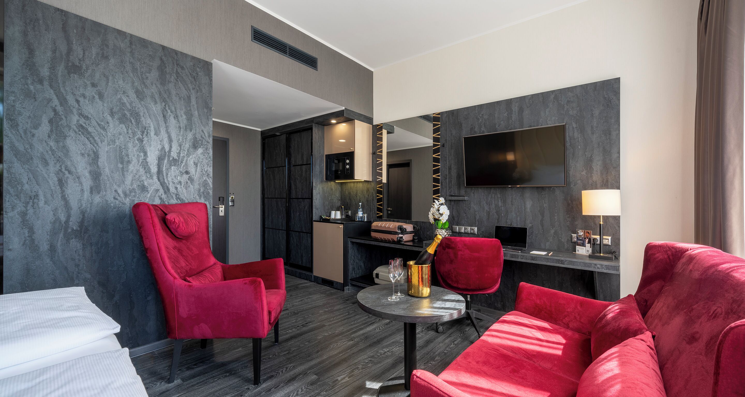 Komfort Doppelzimmer Seeseite | Minibar, Zimmersafe, Schreibtisch, laptopgeeigneter Arbeitsplatz