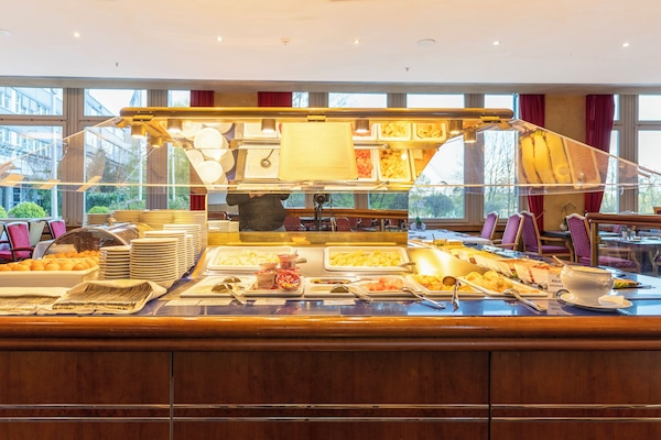Desayuno buffet diario (EUR 19.00 por persona)