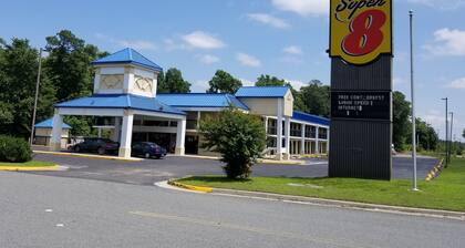Super 8 by Wyndham Ruther Glen Kings Dominion Area