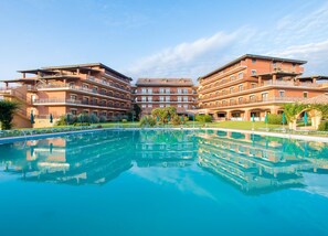 Outdoor pool, pool loungers