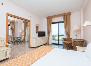 1 bedroom, minibar, in-room safe, desk