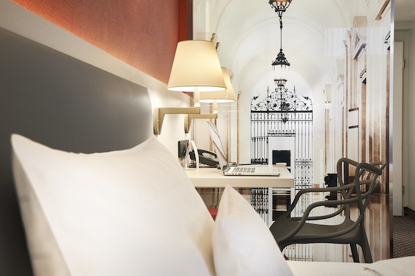 Standard Studio, 1 Double Bed with Sofa bed, Courtyard Area | Hypo-allergenic bedding, in-room safe, desk, soundproofing