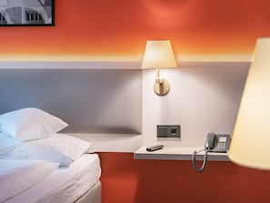 Quarto standard, 1 cama de casal | Roupas de cama antialérgicas, cofres nos quartos, escrivaninha