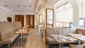 Daily buffet breakfast (EUR 16.00 per person)