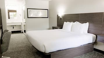 Desk, laptop workspace, iron/ironing board, free WiFi