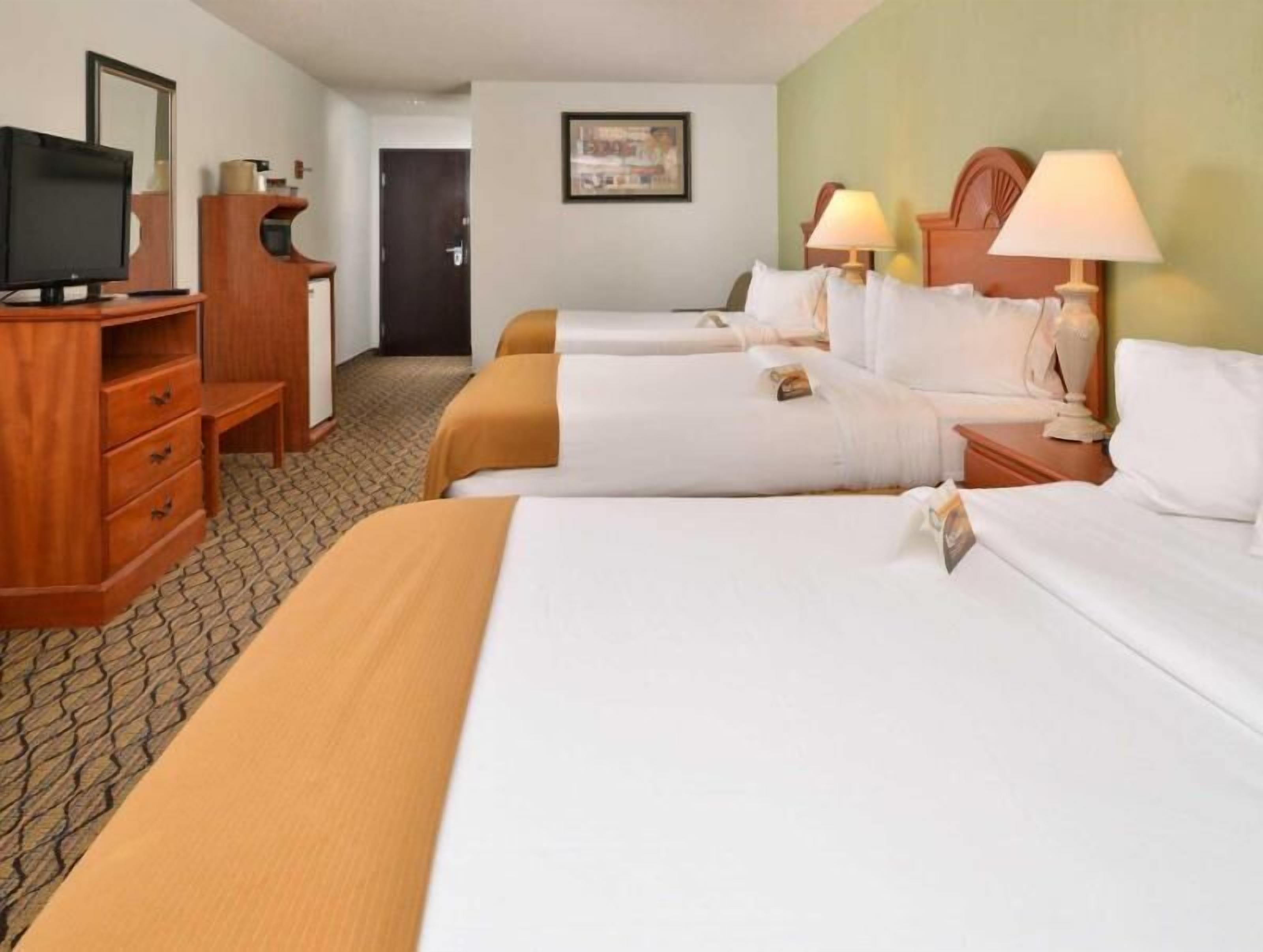 Desk, blackout drapes, iron/ironing board, free WiFi
