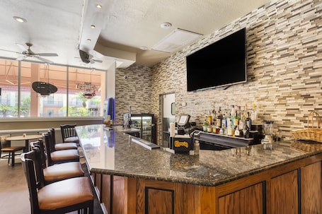 Jantar. Clarion Inn & Suites Central Clearwater Beach