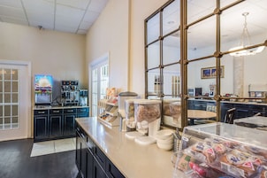 Café da manhã com buffet grátis todos os dias