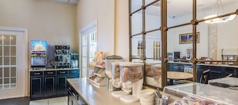 Clarion Inn & Suites Central Clearwater Beach