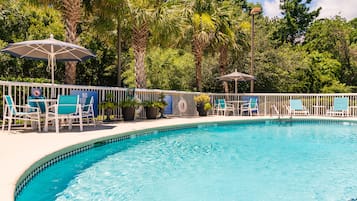 Außenpool, Liegestühle