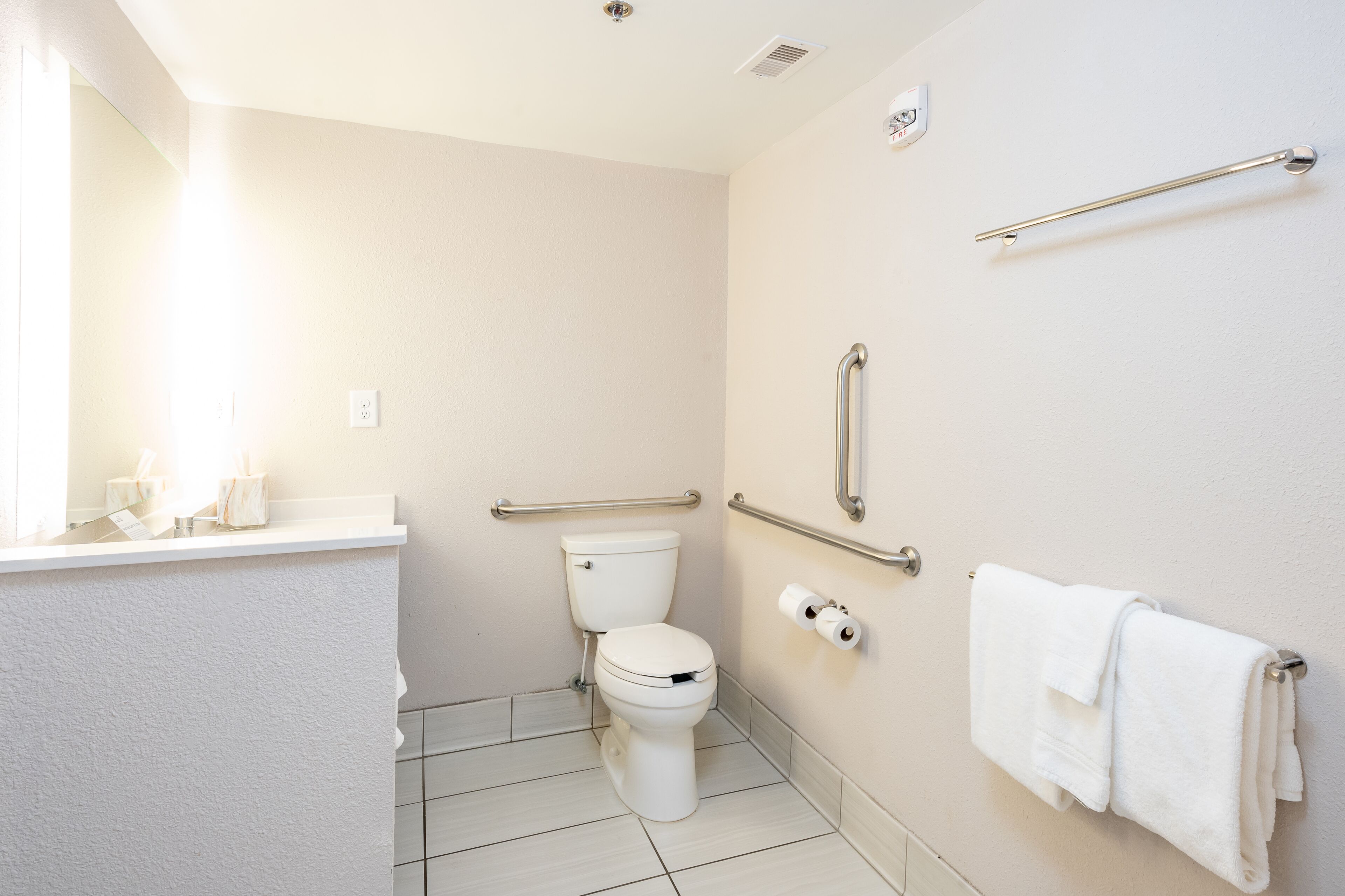 combined shower/bathtub, free toiletries, hair dryer, towels