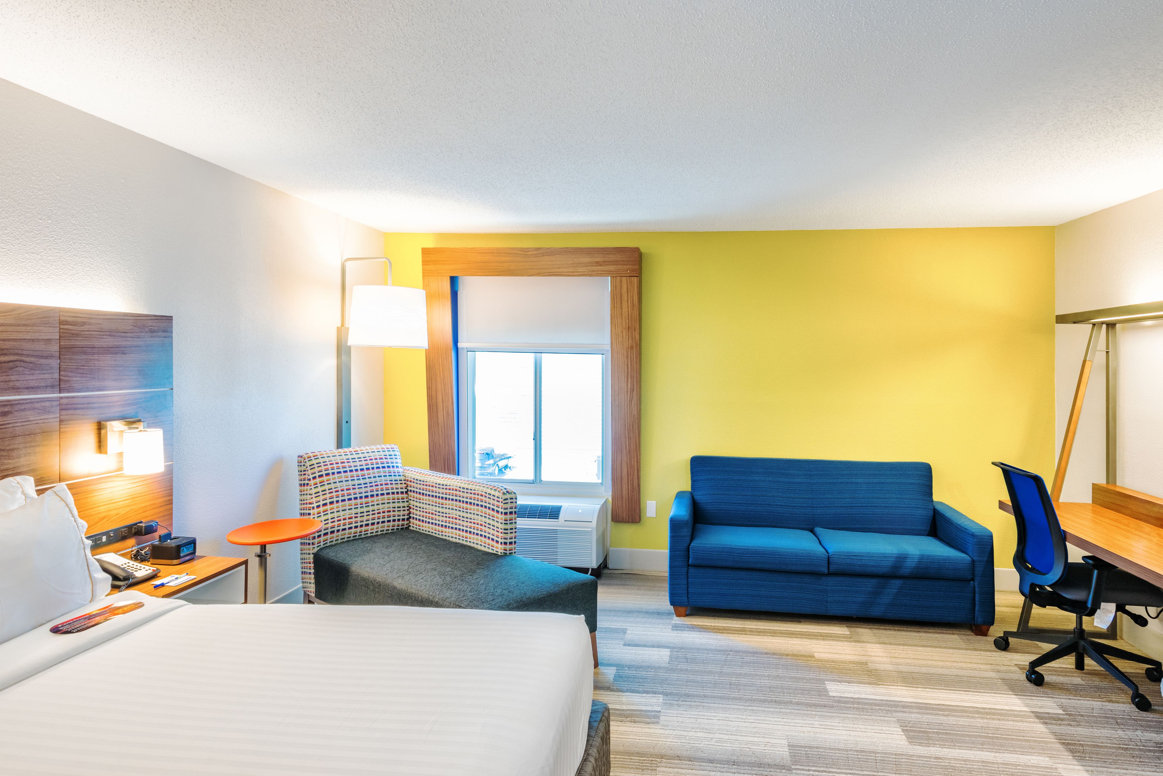 standard room, 1 king bed (leisure) | in-room safe, desk, laptop workspace, blackout curtains