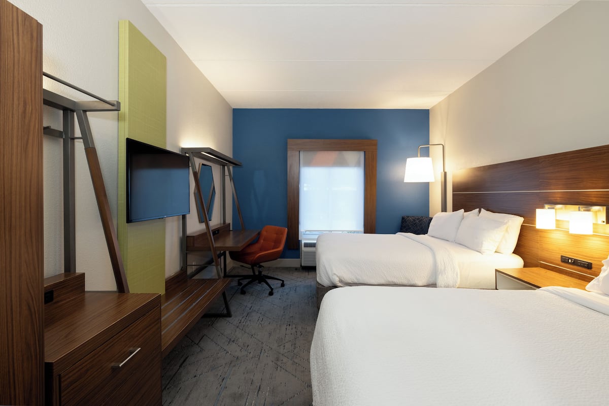 In-room safe, desk, laptop workspace, blackout drapes