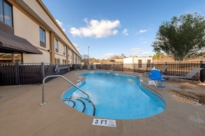 Seasonal outdoor pool, pool umbrellas, sun loungers