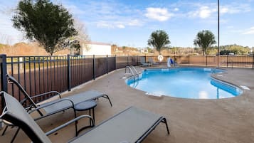 Seasonal outdoor pool, pool umbrellas, sun loungers