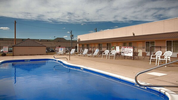 Seasonal outdoor pool