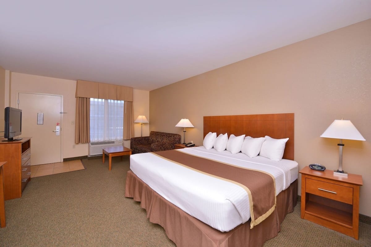 Premium bedding, pillowtop beds, desk, laptop workspace