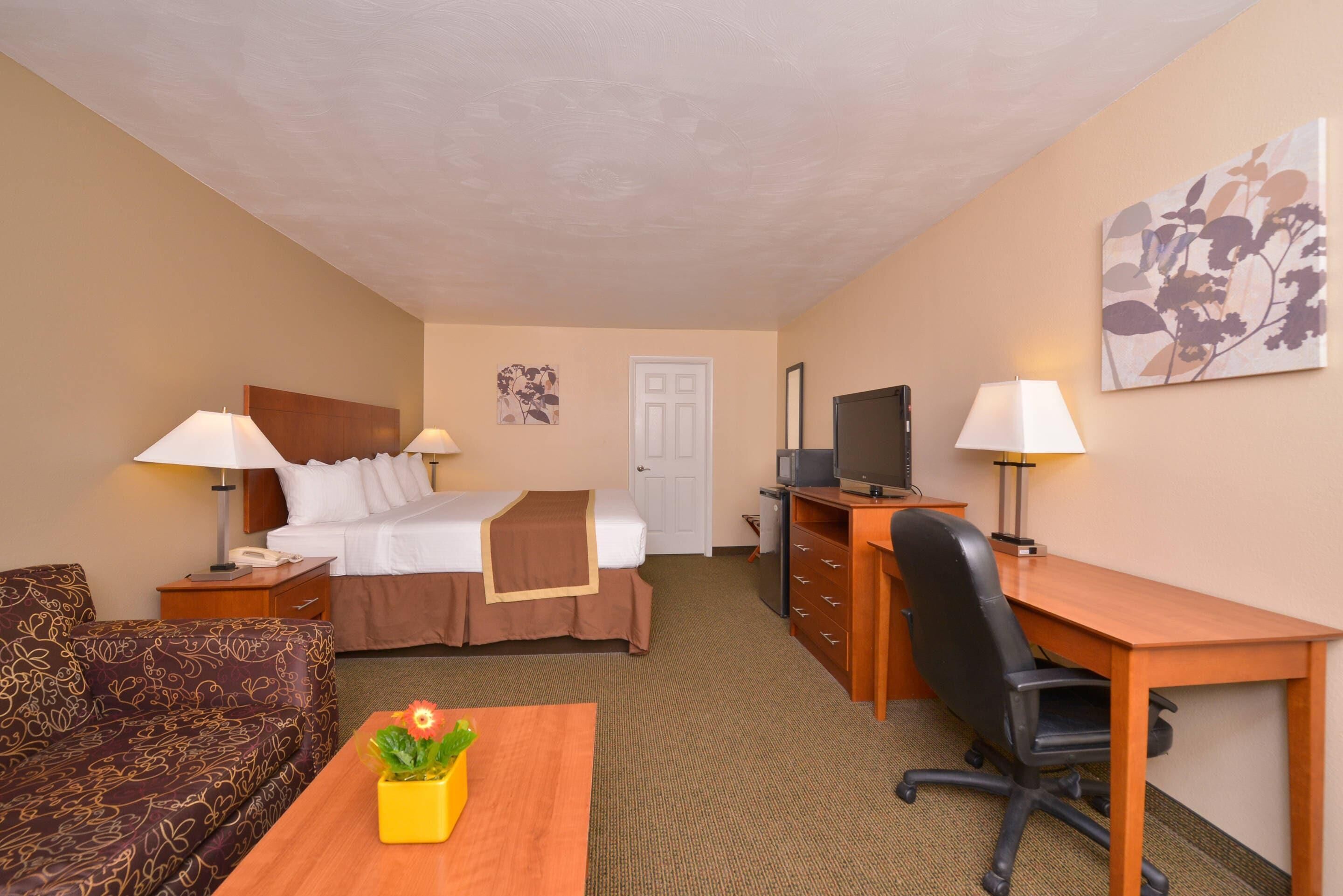 Suite, 1 King Bed, Non Smoking | Premium bedding, pillowtop beds, desk, laptop workspace