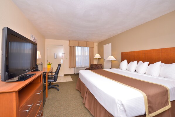 Ropa de cama de alta calidad, camas con pillow-top y escritorio 