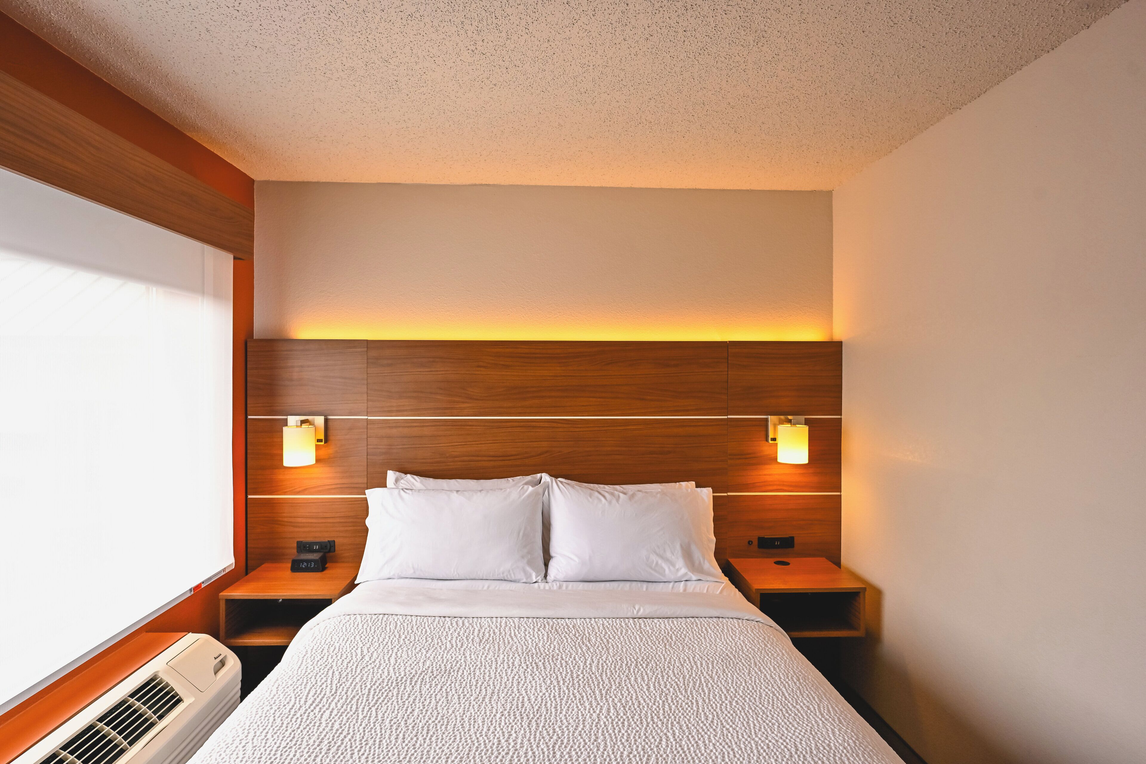 Standaard kamer, Meerdere bedden | Luxe beddengoed, pillowtop-bedden, een kluis op de kamer, een bureau