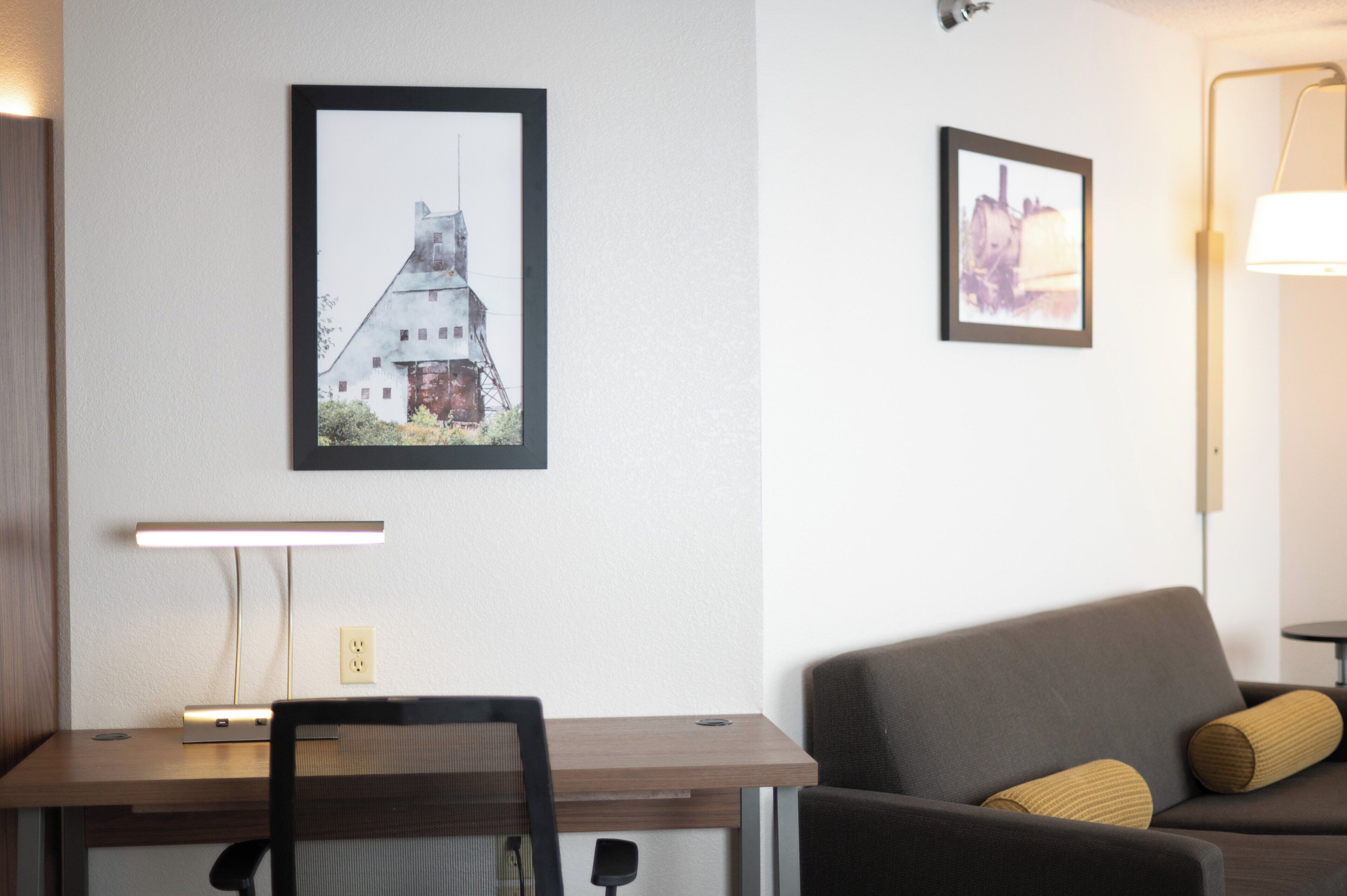 1 bedroom, premium bedding, pillow-top beds, in-room safe