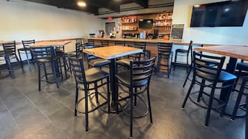 Café da manhã com buffet grátis todos os dias