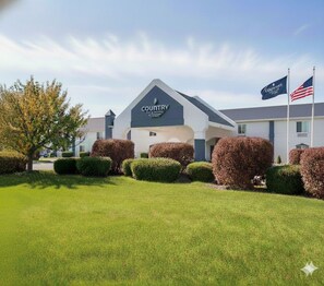 Front of property - Country Inn & Suites By Radisson, Battle Creek, MI (Battle Creek)