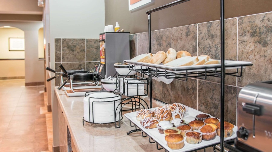 Country Inn & Suites By Radisson, Battle Creek, MI