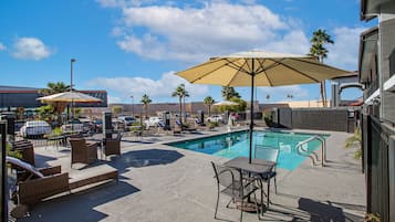 Outdoor pool, sun loungers