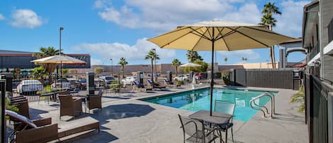 Outdoor pool, sun loungers