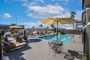 Outdoor pool, sun loungers